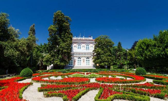 Villa Palma Opatija Bagian luar foto